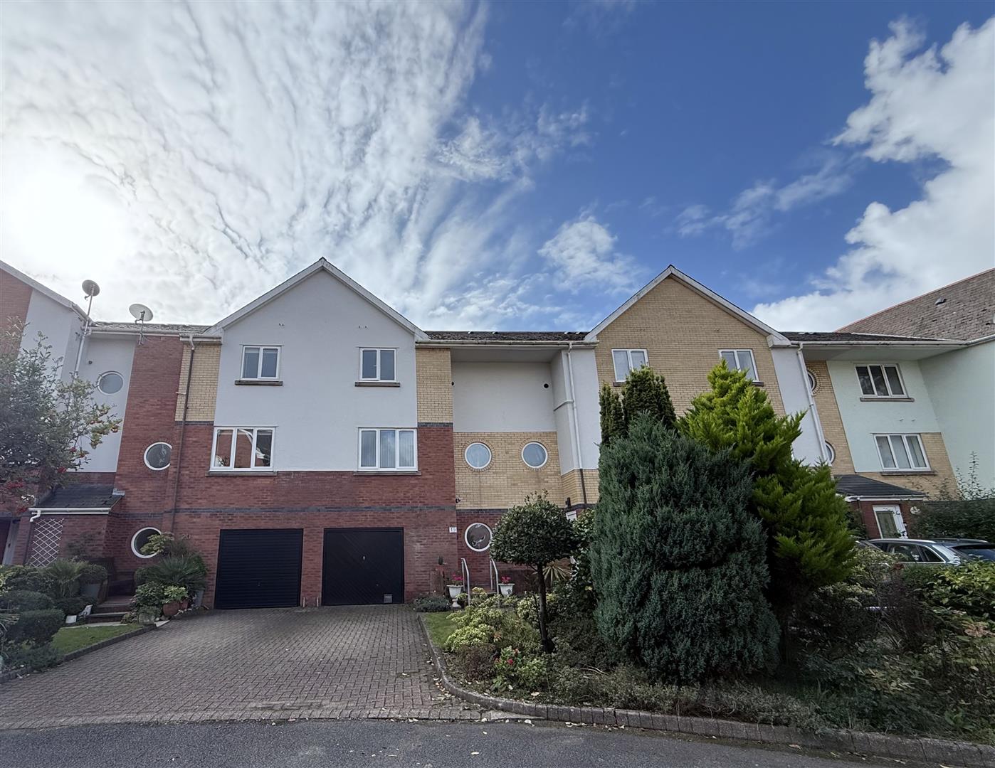 Marine Walk, Maritime Quarter, Marina, Swansea, SA1 1YQ